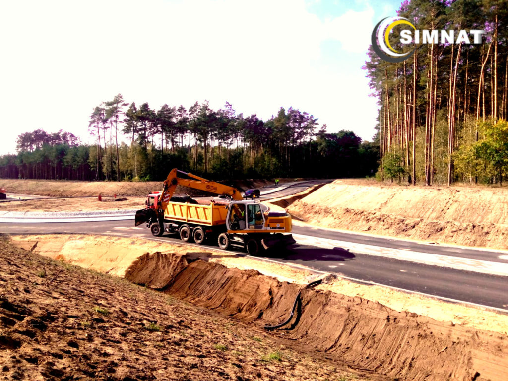 Wynajem koparko-ładowarki